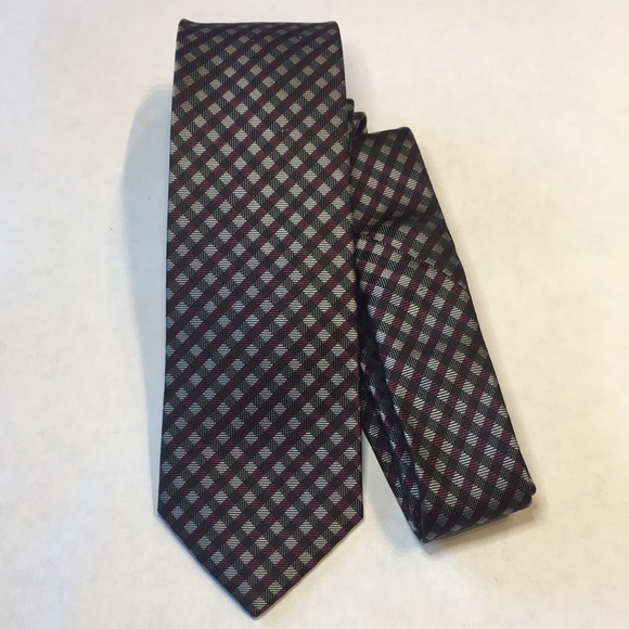 MEXX- Gray with maroon and black check pattern. 100% silk narrow tie. Like New - Picture 4 of 10